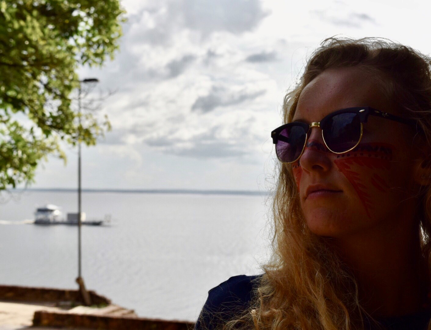 woman with sunglasses